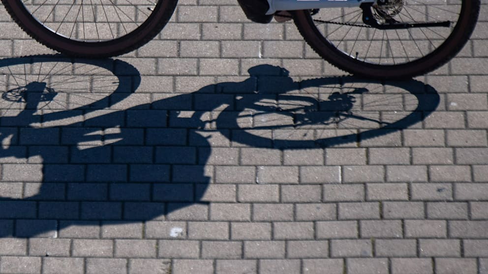 Radfahrerin (85) kommt bei Autounfall ums Leben