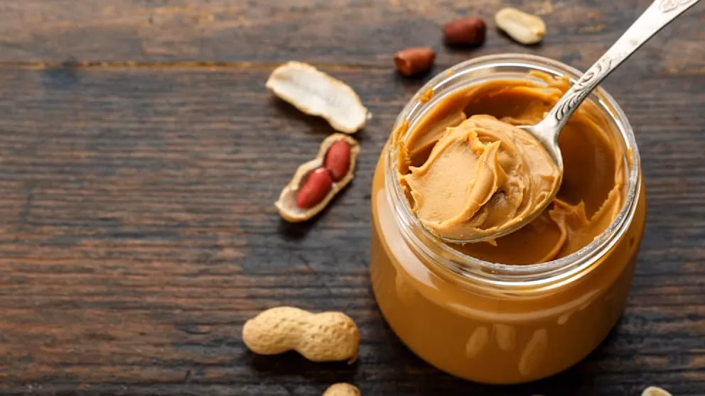 Expertenanalyse: Kann Erdnussbutter wirklich beim Einschlafen helfen?